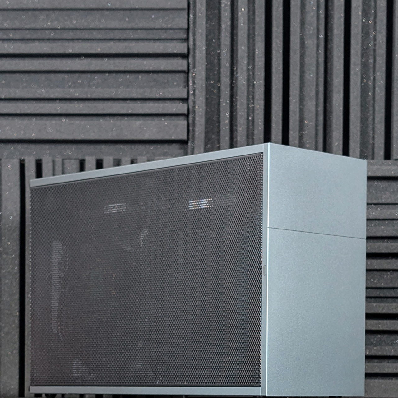 ncase formd t1 v2.5 gunmetal custom prebuilt sff mini itx gaming pc closeup