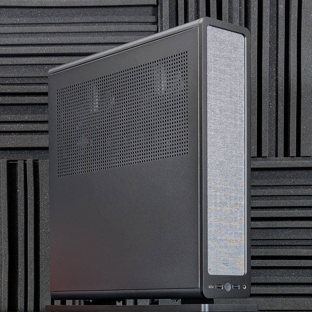 fractal ridge black custom prebuilt desktop gaming pc closeup
